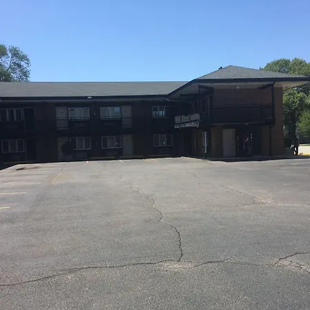 Midway Inn & Suites