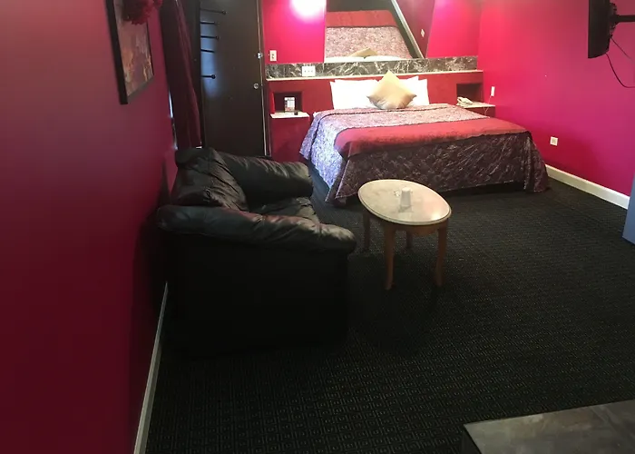 Motel Midway & Oak Lawn