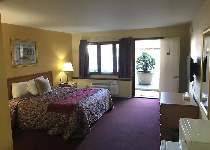 Motel Midway & 2*